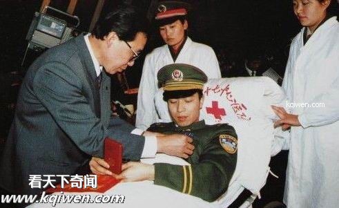 实拍20世纪90年代中国公安战警处决罪犯刑场(组图)